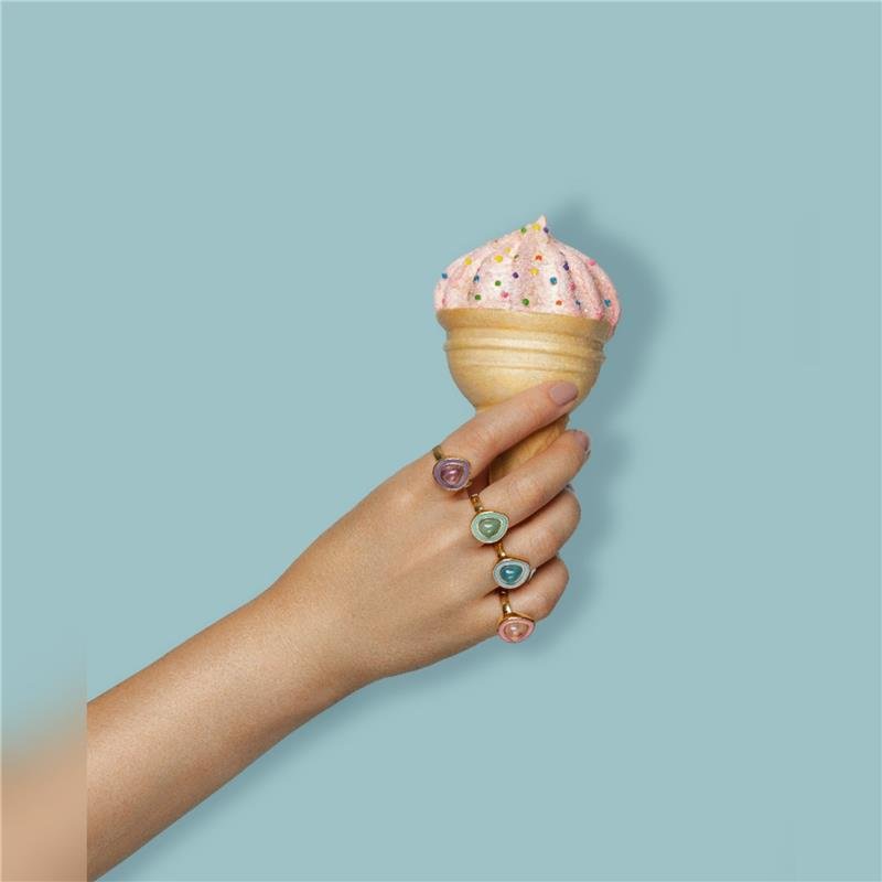 ANEL FOLHEADO A OURO COM ESMALTE PRETO