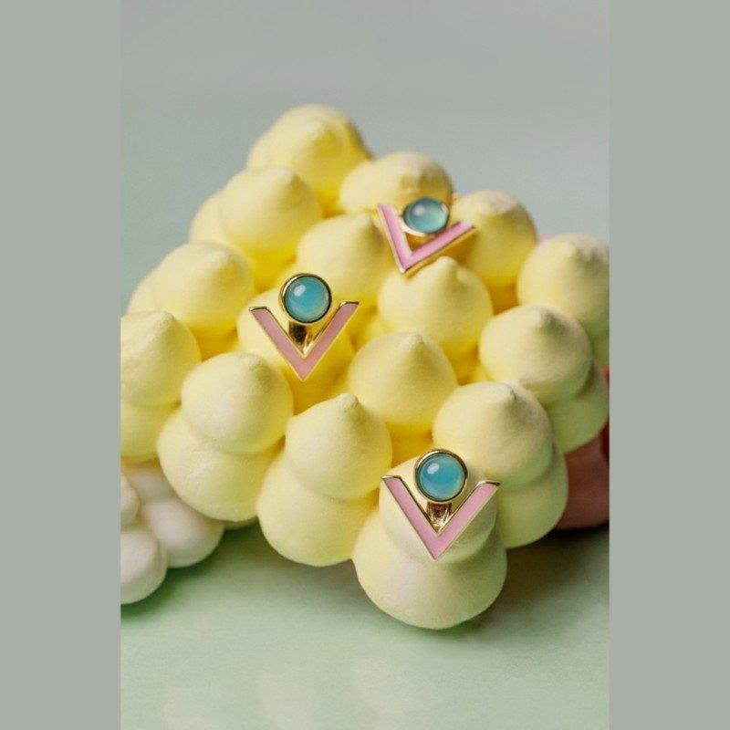 CONJUNTO FOLHEADO A OURO COM ESMALTE VERDE