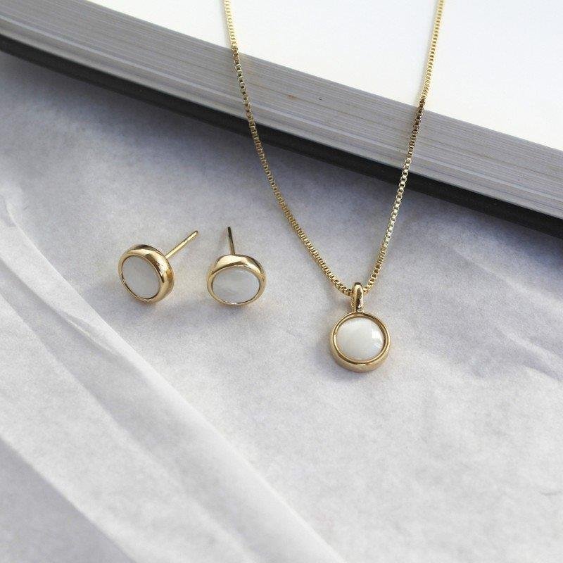 CONJUNTO FOLHEADO A OURO