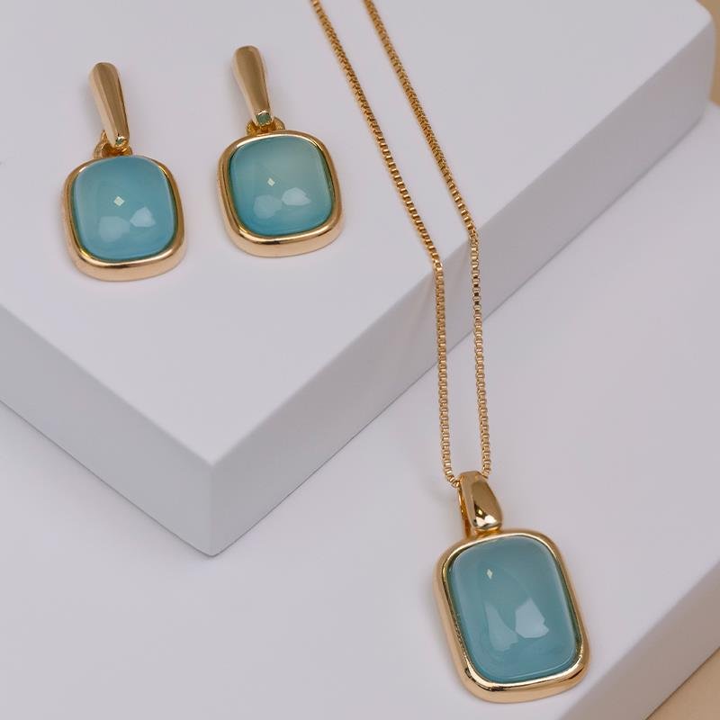 CONJUNTO FOLHEADO A OURO