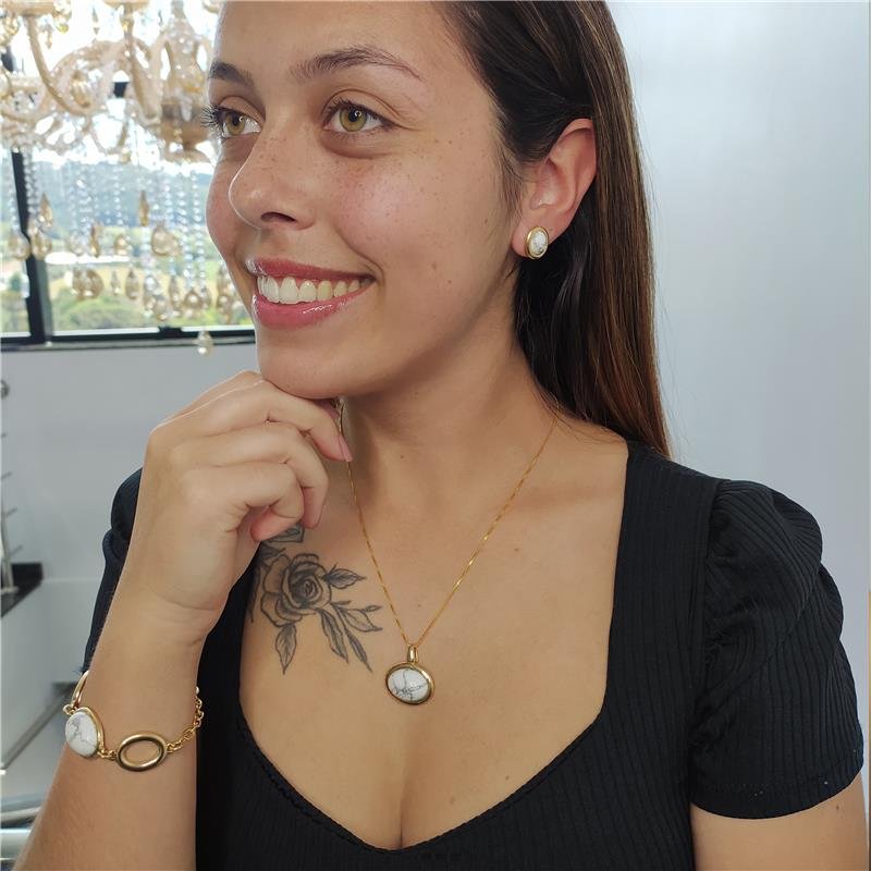 CONJUNTO FOLHEADO A OURO