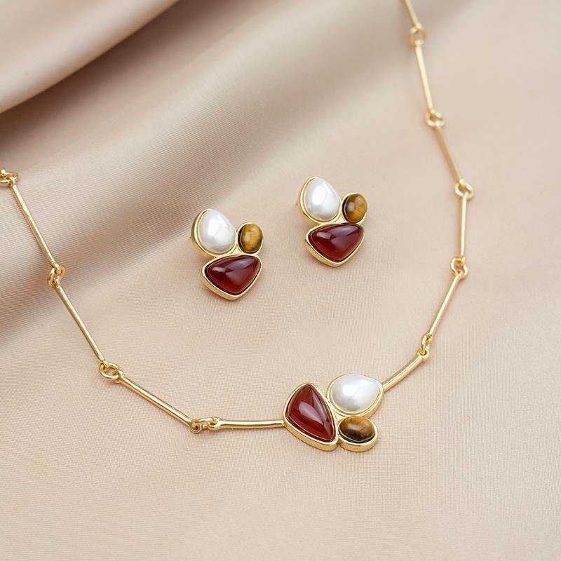 CONJUNTO FOLHEADO A OURO