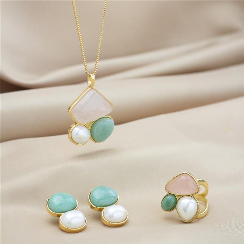 CONJUNTO FOLHEADO A OURO