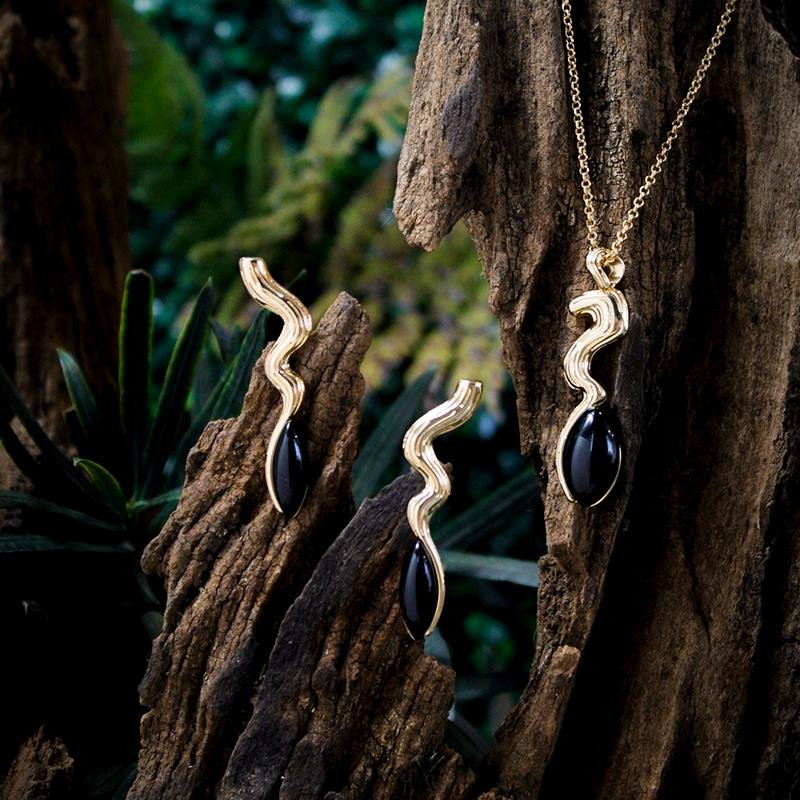 CONJUNTO FOLHEADO A OURO