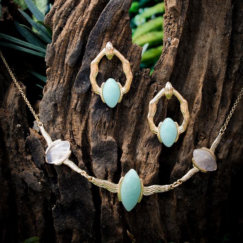 CONJUNTO FOLHEADO A OURO
