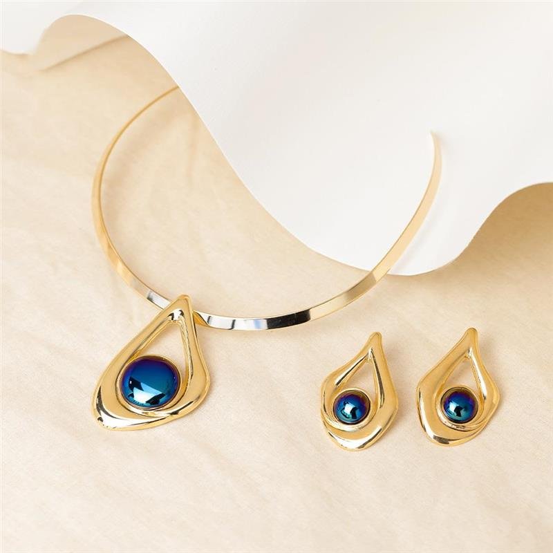 CONJUNTO FOLHEADO A OURO