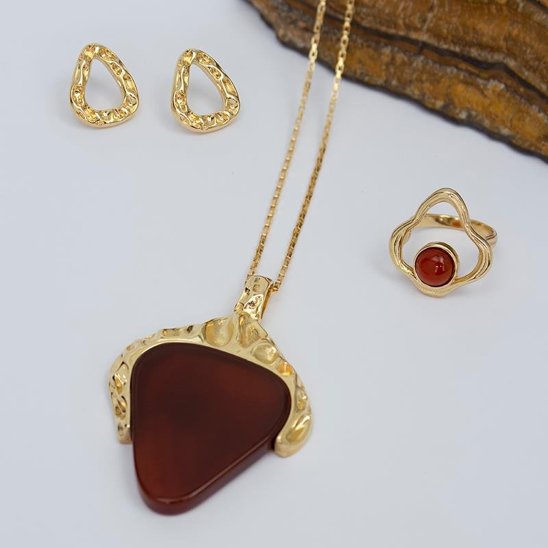 CONJUNTO FOLHEADO A OURO