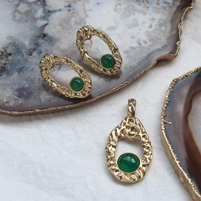 CONJUNTO FOLHEADO A OURO