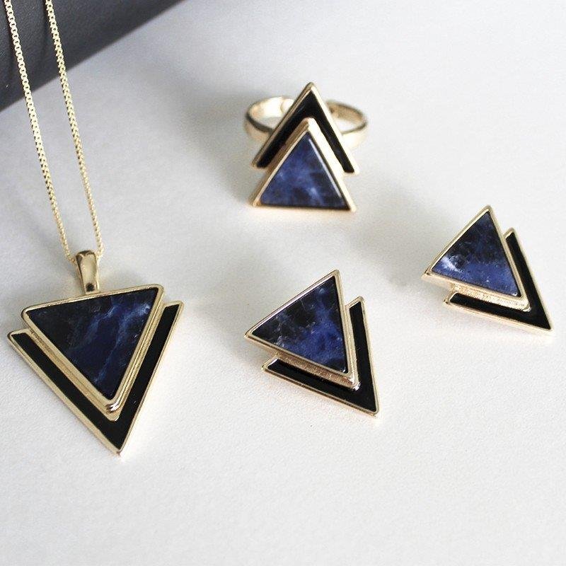 CONJUNTO FOLHEADO A OURO