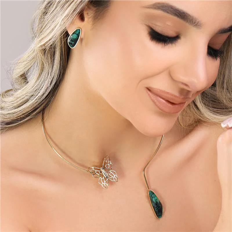 CONJUNTO FOLHEADO A OURO
