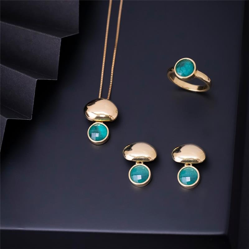 CONJUNTO FOLHEADO A OURO