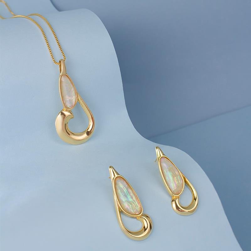 CONJUNTO FOLHEADO A OURO