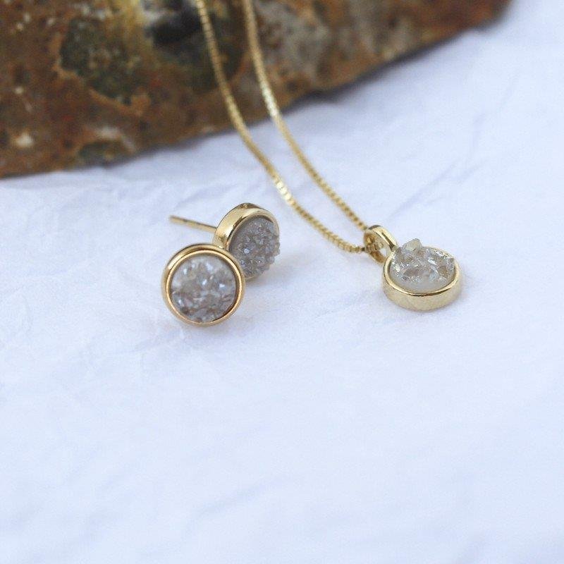 CONJUNTO FOLHEADO A OURO