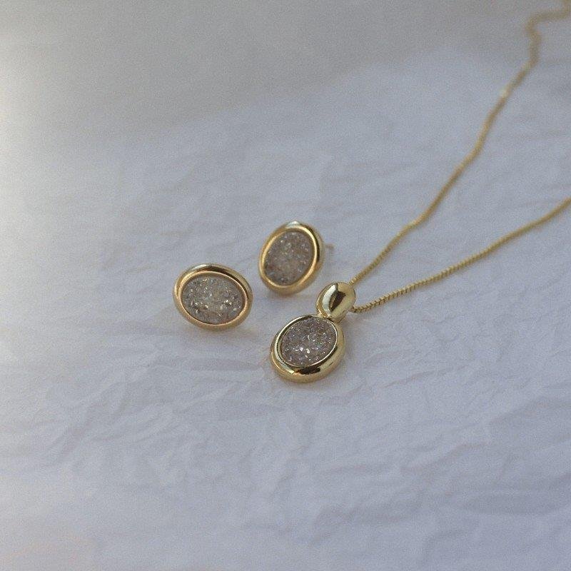 CONJUNTO FOLHEADO A OURO