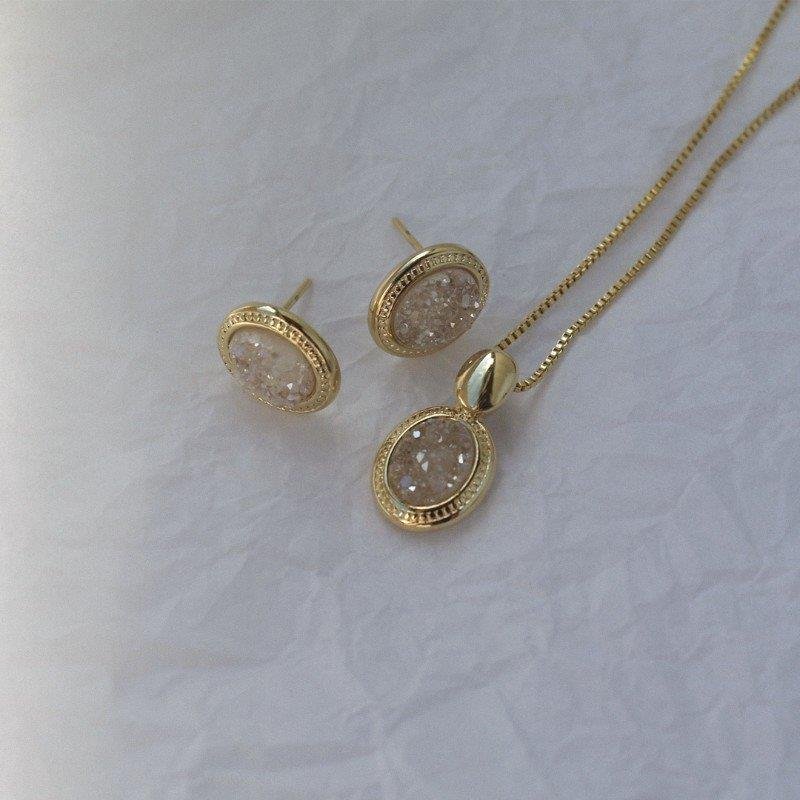 CONJUNTO FOLHEADO A OURO
