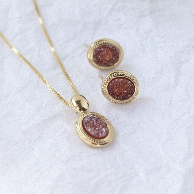 CONJUNTO FOLHEADO A OURO