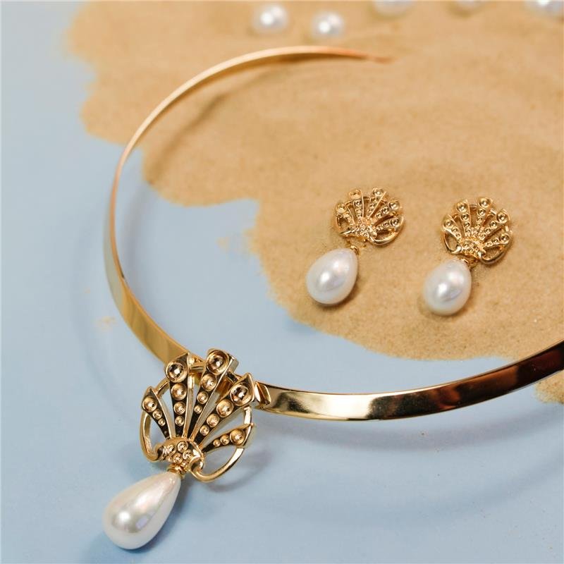 CONJUNTO FOLHEADO A OURO