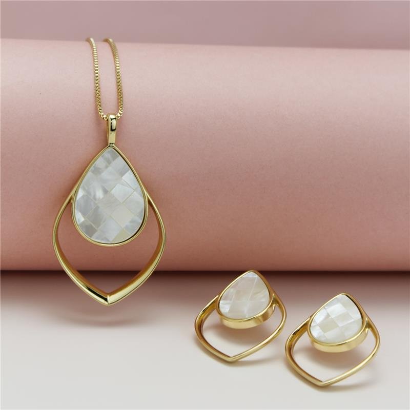 CONJUNTO FOLHEADO A OURO