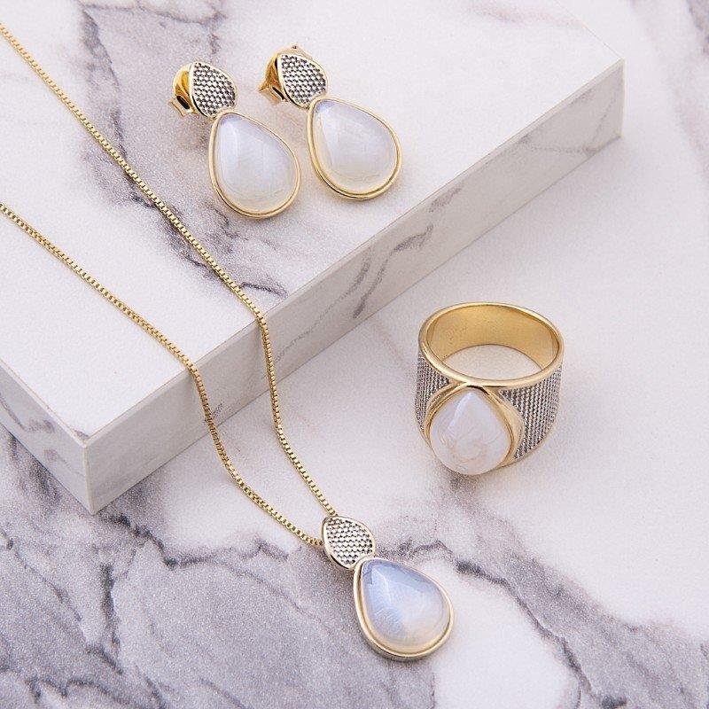 CONJUNTO FOLHEADO A OURO E RÓDIO BRANCO COM EFEITO PEROLADO
