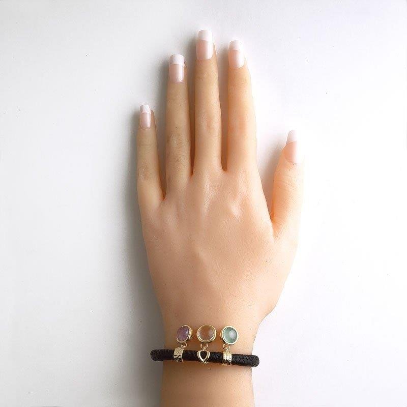 PULSEIRA DE COURO PRETO TEXTURIZADO FOLHEADO A OURO
