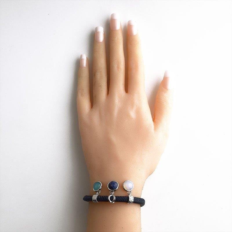 PULSEIRA DE COURO AZUL MARINHO FOLHEADO RÓDIO