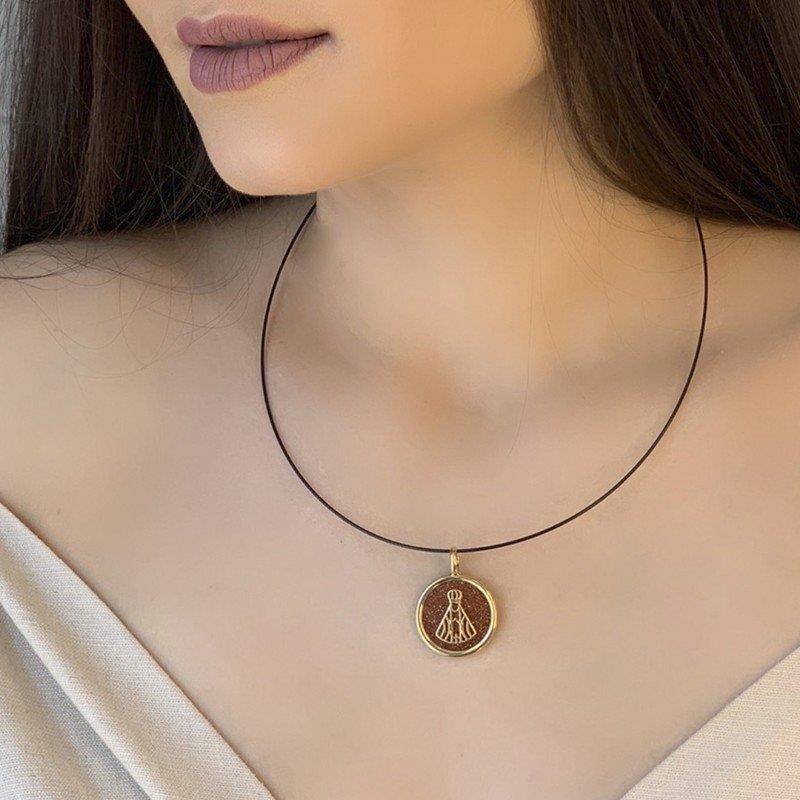CORRENTE/CHOKERS FOLHEADO A OURO