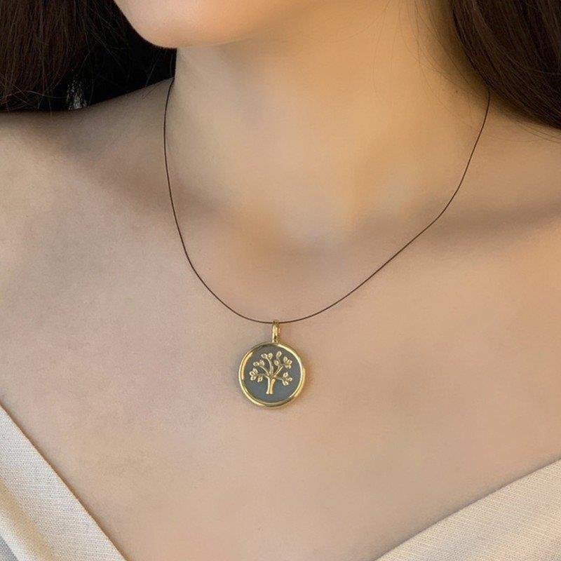 CORRENTE/CHOKERS FOLHEADO A OURO