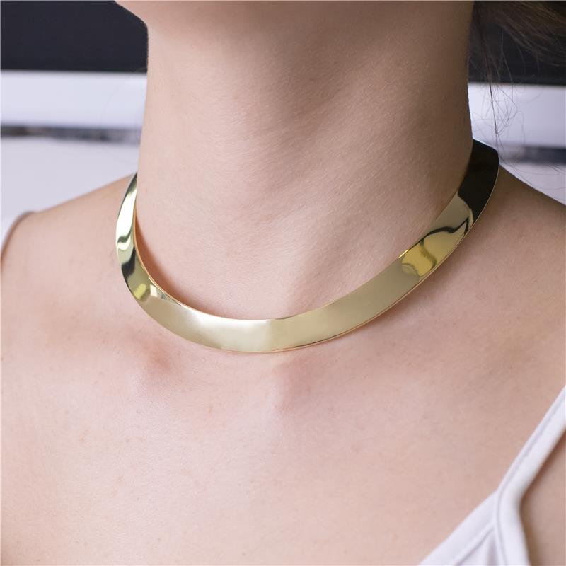 CORRENTE/CHOKERS FOLHEADO A OURO