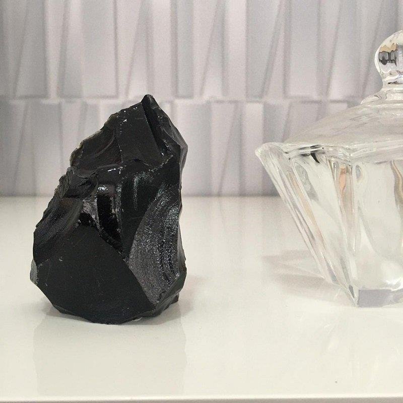 PEDRA BRUTA OBSIDIANA PRETA 